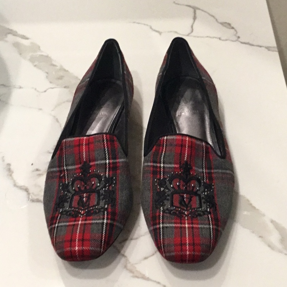 VC Signature Zan Plaid Loafer, size 7.5. Red/gray